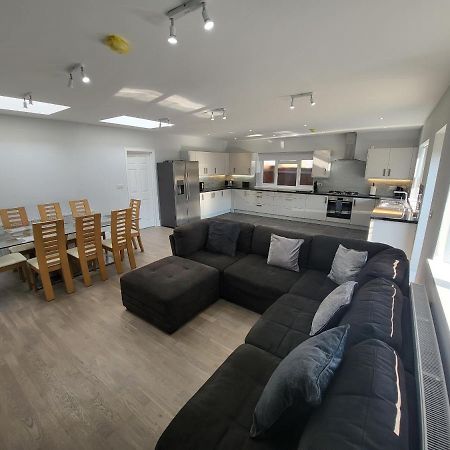High Spec Large 6 Bedroom House! Kingston upon Thames  Kültér fotó