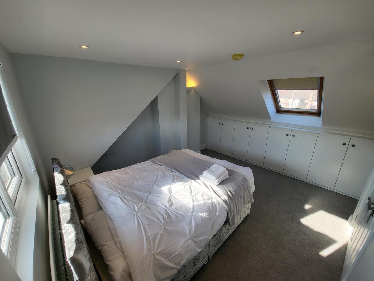 High Spec Large 6 Bedroom House! Kingston upon Thames  Kültér fotó