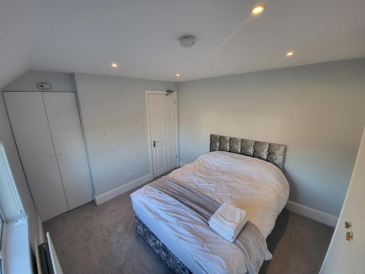 High Spec Large 6 Bedroom House! Kingston upon Thames  Kültér fotó
