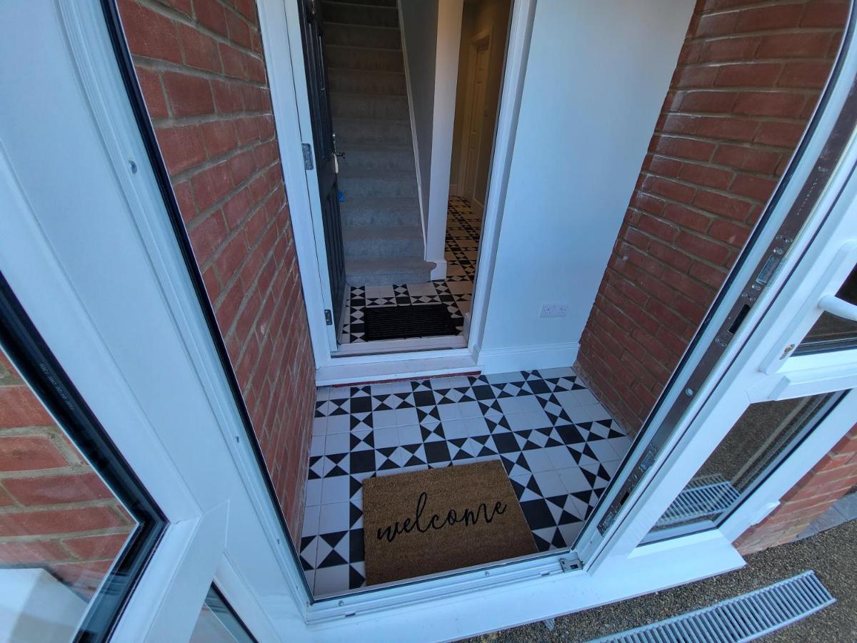 High Spec Large 6 Bedroom House! Kingston upon Thames  Kültér fotó