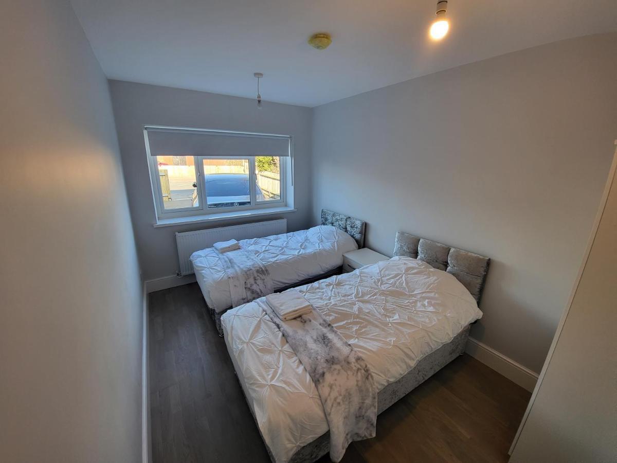 High Spec Large 6 Bedroom House! Kingston upon Thames  Kültér fotó