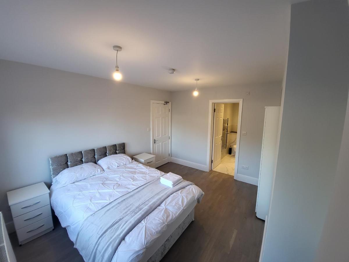High Spec Large 6 Bedroom House! Kingston upon Thames  Kültér fotó