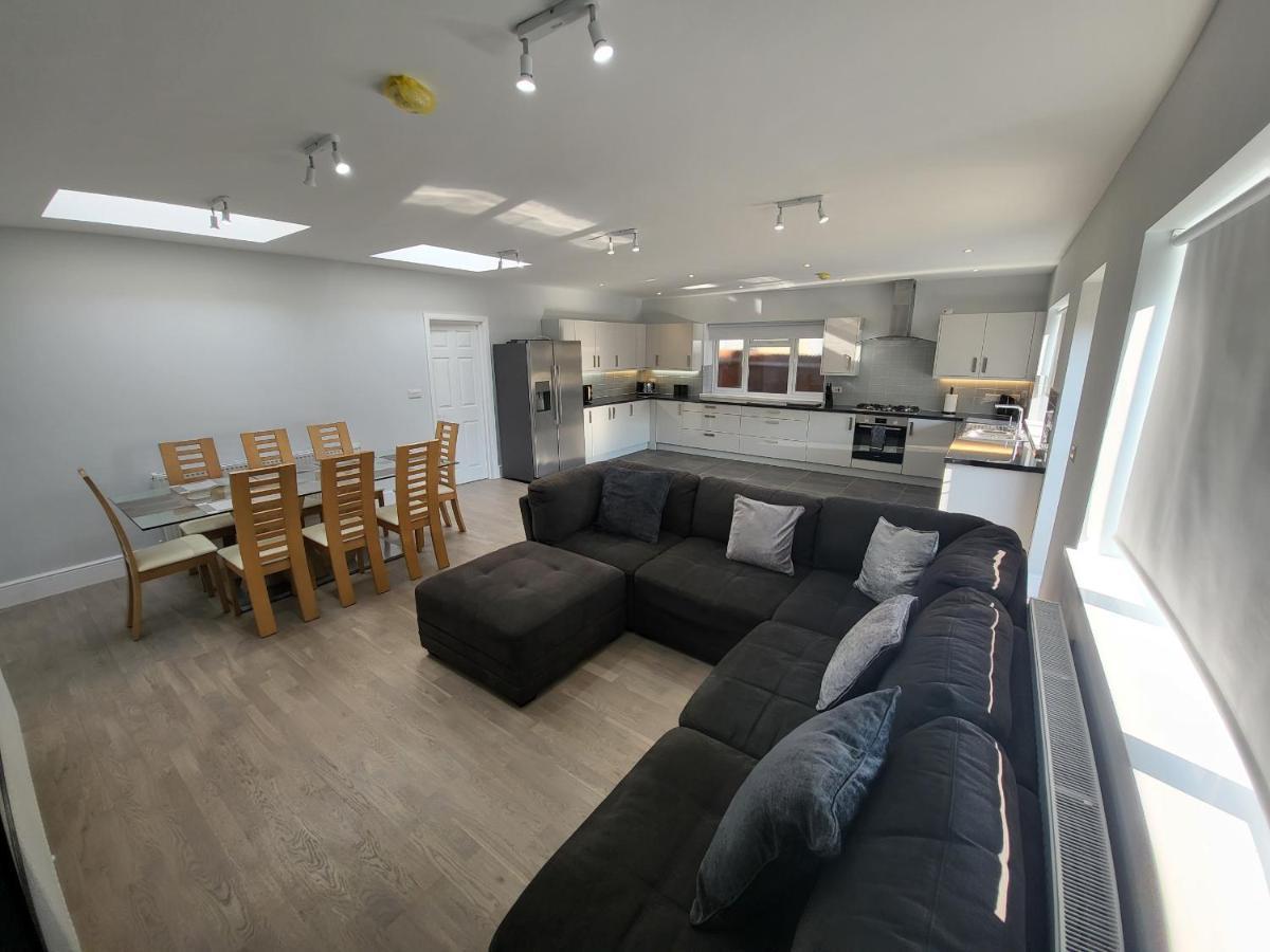High Spec Large 6 Bedroom House! Kingston upon Thames  Kültér fotó