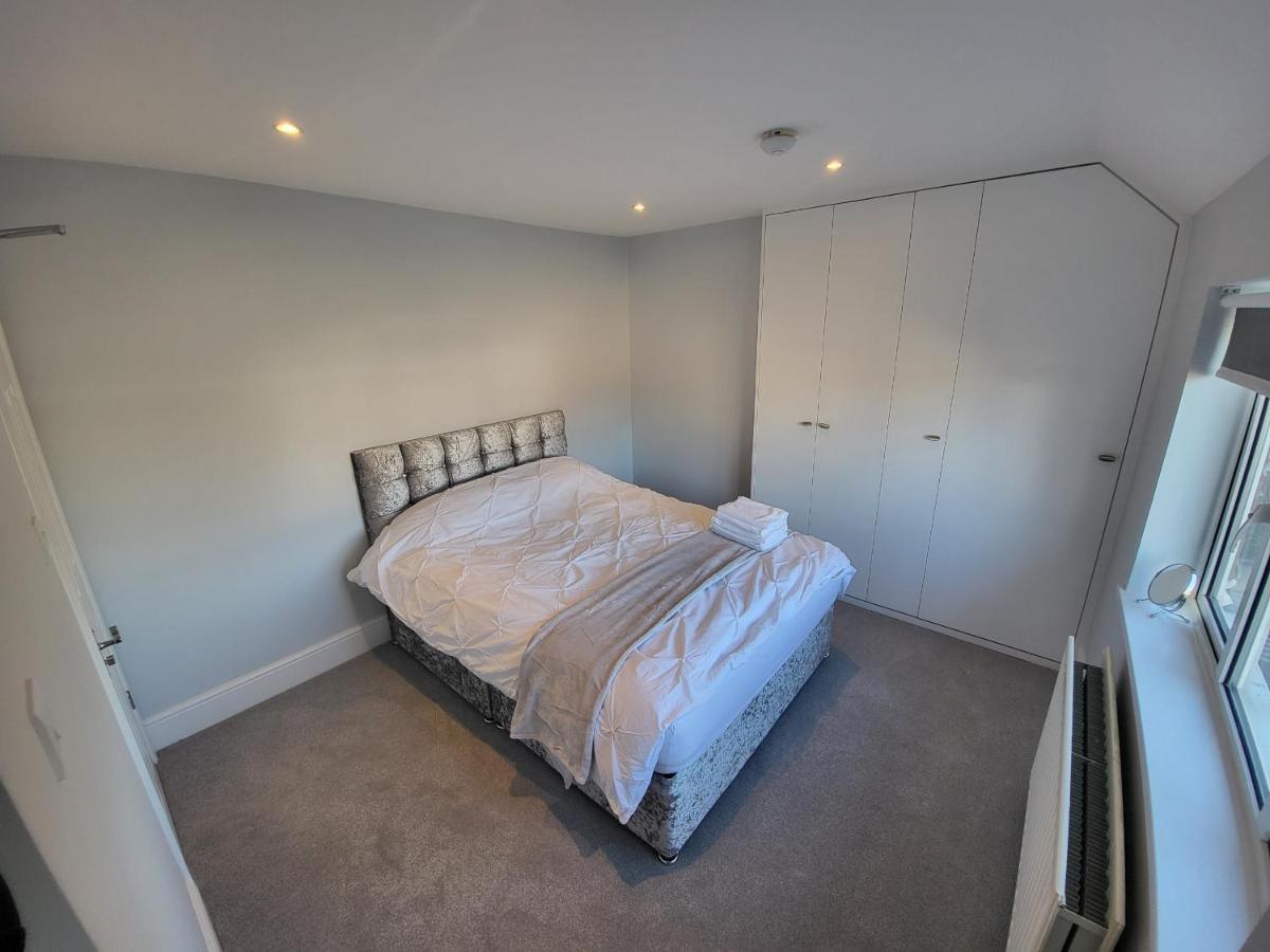 High Spec Large 6 Bedroom House! Kingston upon Thames  Kültér fotó